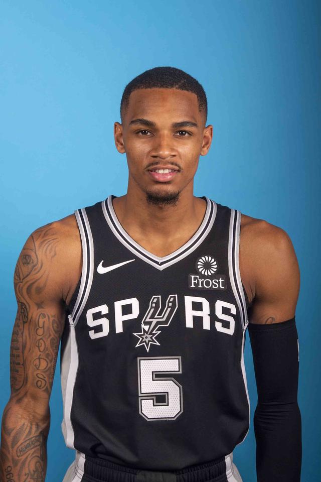 伤病困扰 伤病困扰