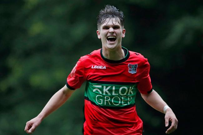 比湖人多出 比湖人多出