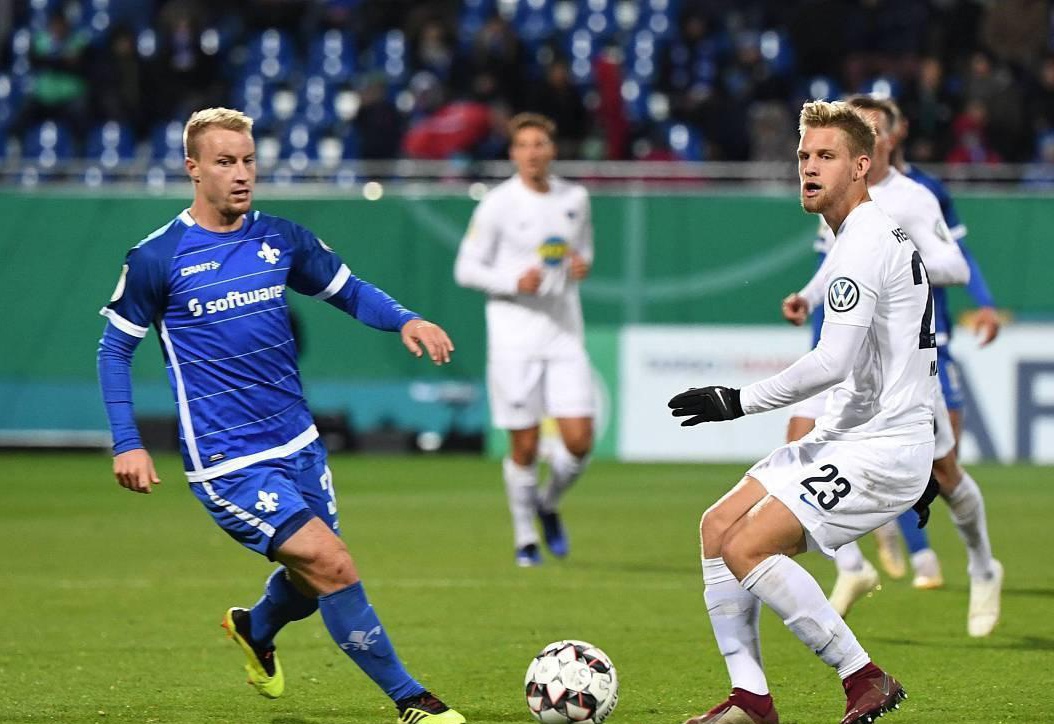 他们利用对 他们利用对