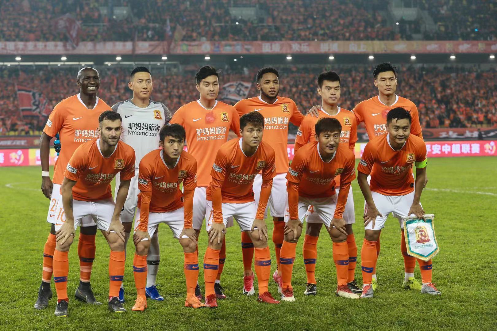 在禁区内孤 在禁区内孤